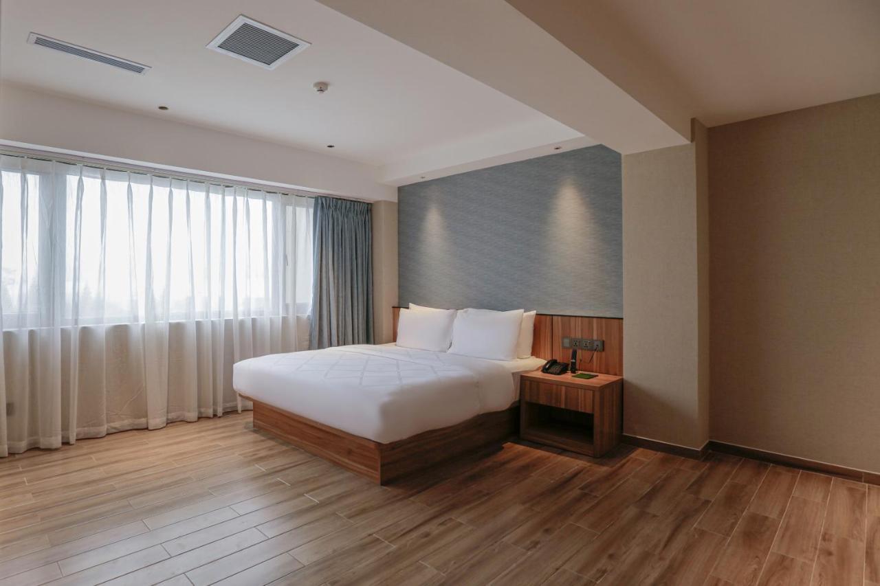 Hotel Casiana & Events Center Tagaytay Managed By Hii Tagaytay City Exterior foto